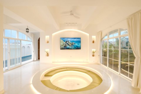 Вилла с 4 спальнями в Цемаги, Менгви, Бадунг,  (9404) 1