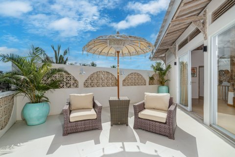 Вилла с 4 спальнями в SUNSET VILLA, Переренан,  (9931) 5