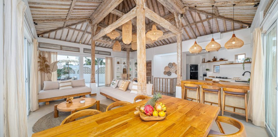 Вилла с 4 спальнями в SUNSET VILLA, Переренан,  (9931)