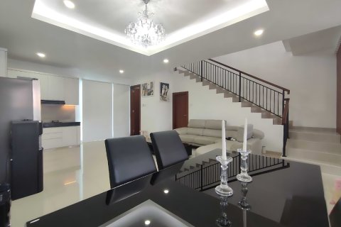 Дом с 3 спальнями в Денпасар,  (9980)