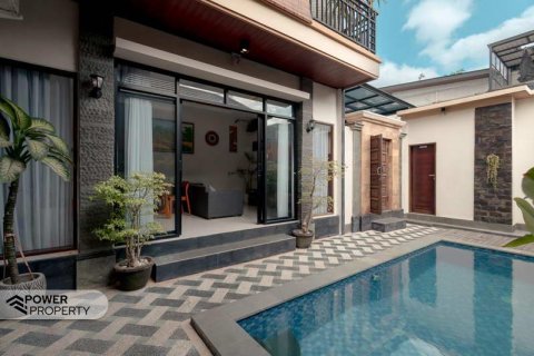 Вилла с 3 спальнями в Керобокан, Бадунг, Бали (9978)