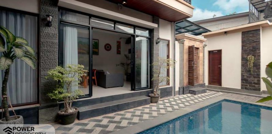 Вилла с 3 спальнями в Керобокан, Бадунг, Бали (9978)