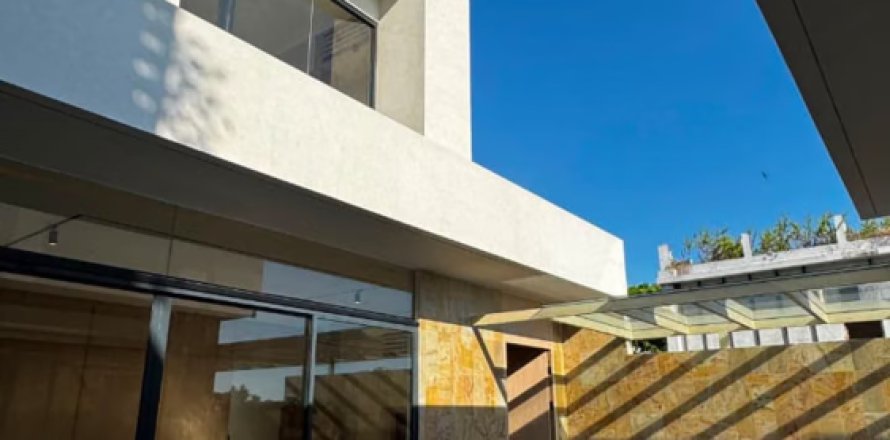 2 bedrooms Villa in Tibubeneng, Badung, Bali (14283)