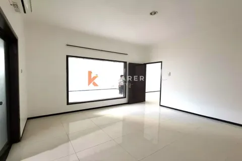 Вилла с 4 спальнями в Керобокан, Бадунг, Бали (12593) 10