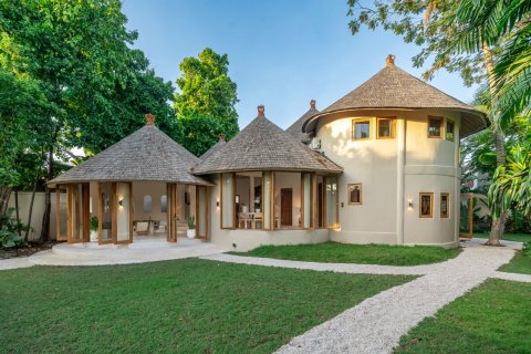 6 bedrooms Bungalow in Seminyak, Badung, Bali (15812)