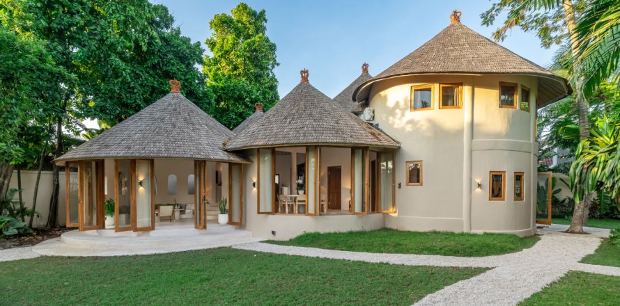 6 bedrooms Bungalow in Seminyak, Badung, Bali (15812)