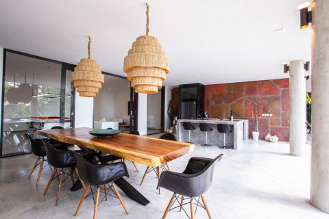 4 bedrooms Villa in Ungasan, Badung, Bali (15816) 11