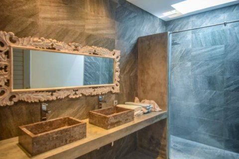 4 bedrooms Villa in Canggu, Badung, Bali (15233) 5
