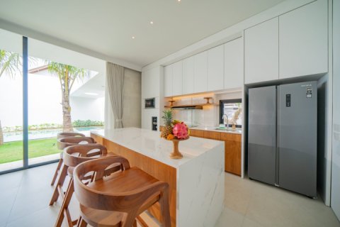 Вилла с 4 спальнями в Чангу, Бадунг,  (10059) 8