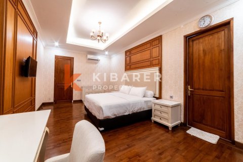 Вилла с 4 спальнями в Джимбаран, Бадунг, Бали (12471) 9