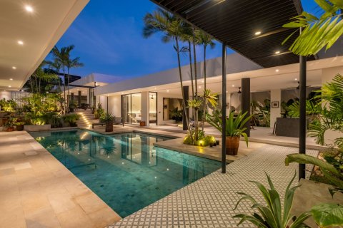 3 bedrooms Villa in Kerobokan, Badung, Bali (15669)