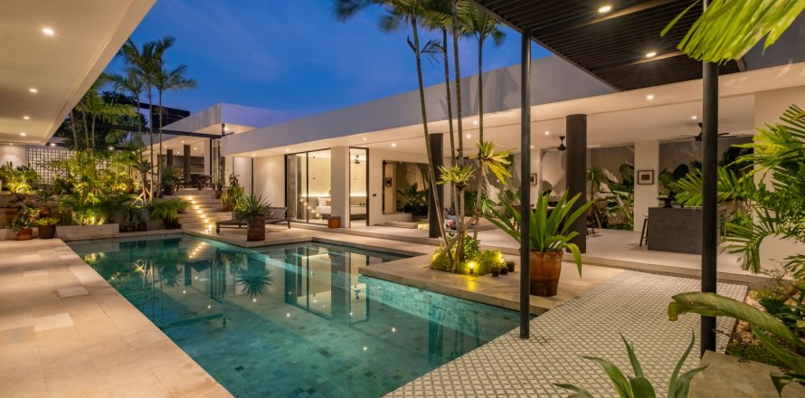 3 bedrooms Villa in Kerobokan, Badung, Bali (15669)