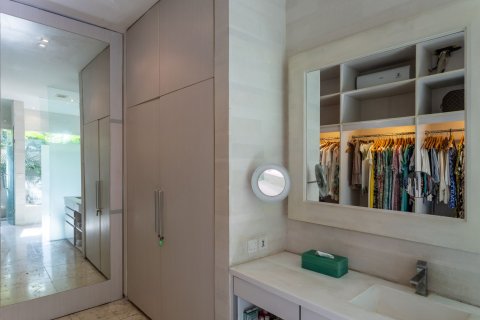 4 bedrooms Villa in Kerobokan, Badung, Bali (15713) 10