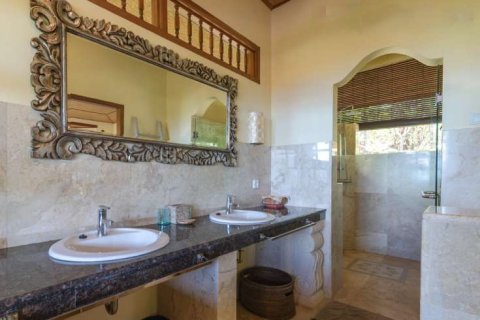 Вилла с 4 спальнями в Булеленг,  (9985) 3