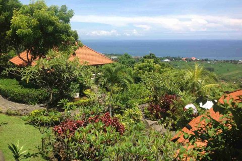 Вилла с 4 спальнями в Булеленг,  (9985) 30