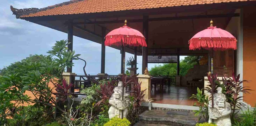 Вилла с 4 спальнями в Булеленг,  (9985)