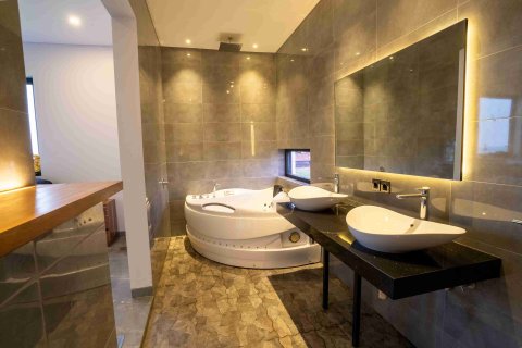 Квартира с 7 спальнями в Южный Денпасар, Денпасар, (9986) 17