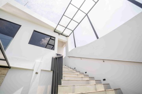 Квартира с 7 спальнями в Южный Денпасар, Денпасар, (9986) 28