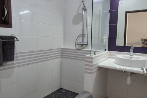 Вилла с 8 спальнями в Южный Денпасар, Денпасар, (9984) 9