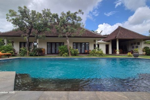 Вилла с 8 спальнями в Южный Денпасар, Денпасар, (9984) 29