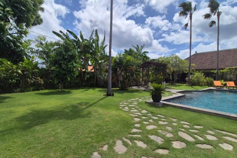 Вилла с 8 спальнями в Южный Денпасар, Денпасар, (9984) 10