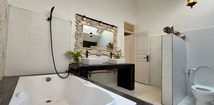 3 bedrooms Villa in Seminyak, Badung, Bali (15137)
