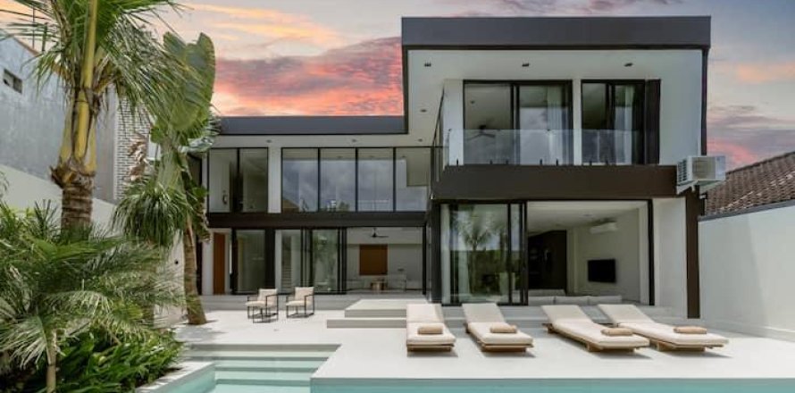 4 bedrooms Villa in Seminyak, Badung, Bali (15136)