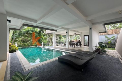 4 bedrooms Villa in Mengwi, Badung, Bali (13497)
