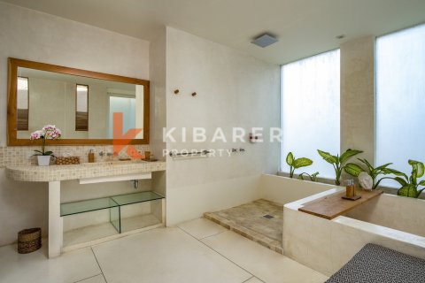 Вилла с 5 спальнями в Керобокан, Бадунг, Бали (13244) 11