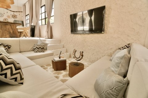 142m2 Villa in Ungasan, Badung, Bali (10713) 12