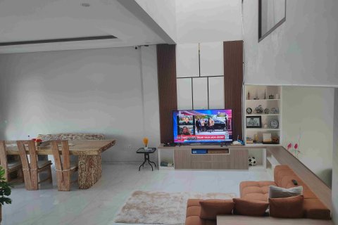 Вилла с 4 спальнями в Джимбаран, Бадунг,  (9398) 4