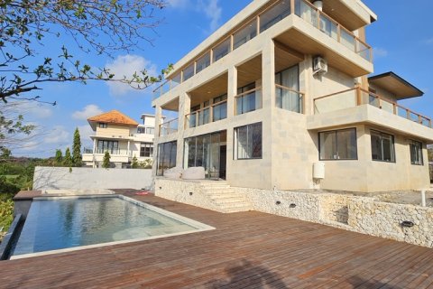 Вилла с 4 спальнями в Южная Кута, Бадунг, (9402) 3