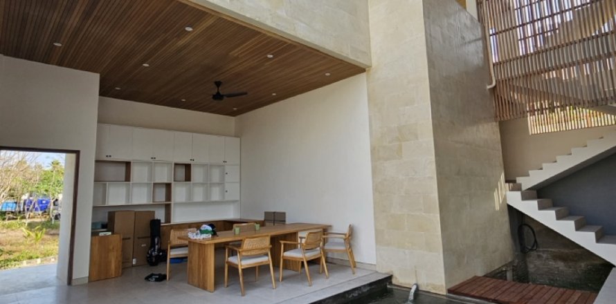 Вилла с 4 спальнями в Южная Кута, Бадунг, (9402)