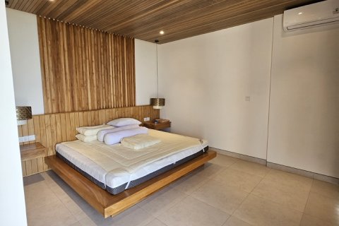 Вилла с 4 спальнями в Южная Кута, Бадунг, (9402) 4