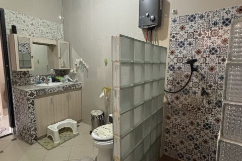 Дом с 4 спальнями в Джимбаран, Бадунг,  (9403) 19