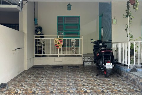 Дом с 4 спальнями в Джимбаран, Бадунг,  (9403) 2