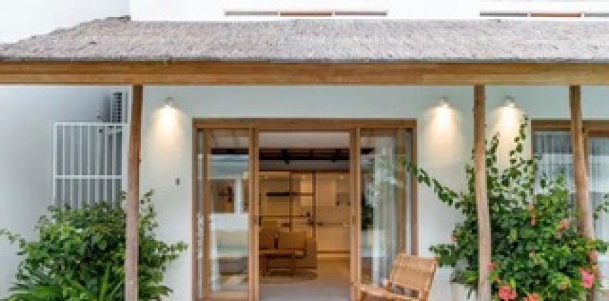 Квартира с 1 спальней в Чангу, Бадунг,  (9401)