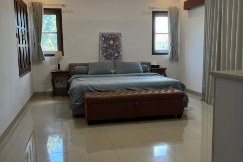 4 bedrooms House in Jimbaran, Badung,  (9399) 20