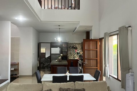 4 bedrooms House in Jimbaran, Badung,  (9399) 19