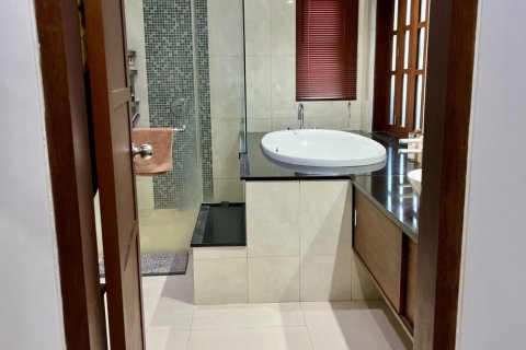 4 bedrooms House in Jimbaran, Badung,  (9399) 30