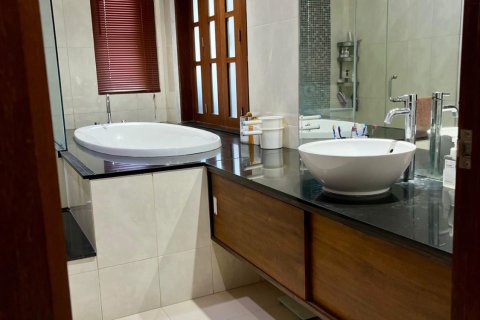 4 bedrooms House in Jimbaran, Badung,  (9399) 28