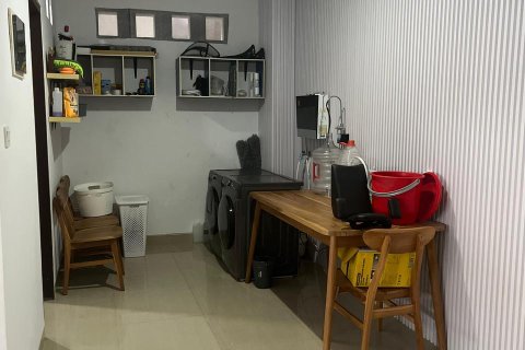 4 bedrooms House in Jimbaran, Badung,  (9399) 5