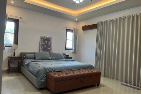 4 bedrooms House in Jimbaran, Badung,  (9399) 23