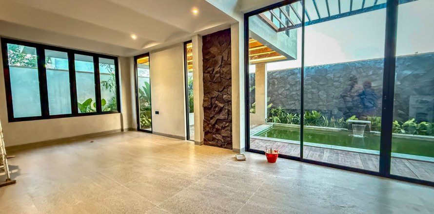 Вилла с 3 спальнями в Унгасан, Бадунг,  (9397)