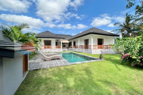 3 bedrooms Villa in Tumbak Bayuh, Mengwi, Badung, Bali (2403)
