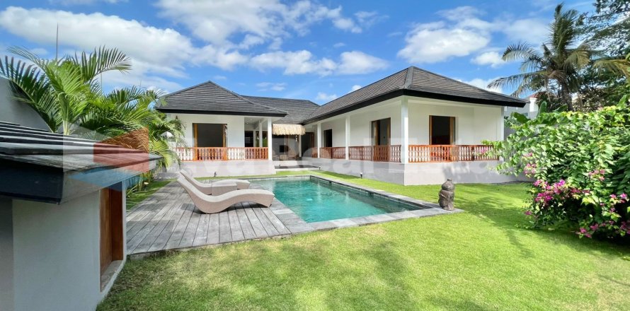 3 bedrooms Villa in Tumbak Bayuh, Mengwi, Badung, Bali (2403)