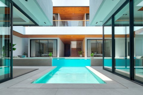 Вилла с 6 спальнями в Джимбаран, Бадунг,  (1984) 18