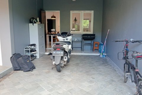 Дом с 3 спальнями в Джимбаран, Бадунг,  (9889) 2