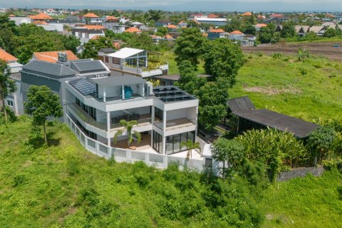 Вилла с 5 спальнями в Чангу, Бадунг,  (9885) 1