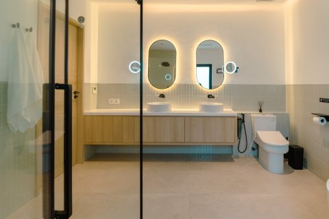 Вилла с 5 спальнями в Чангу, Бадунг,  (9885) 11